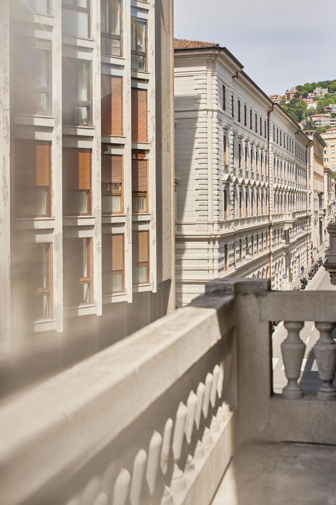 Urbanauts Beletages Sonata Apartment Trieste Bagian luar foto